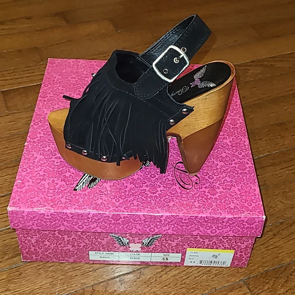 Penny Loves Kenny Black Suede Fringe Clog Sandals sz 5.5 - Picture 1 of 1